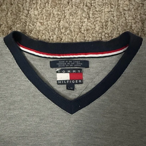 Tommy Hilfiger Gray V-Neck Sweater with Navy Trim 2003 - Picture 4 of 6